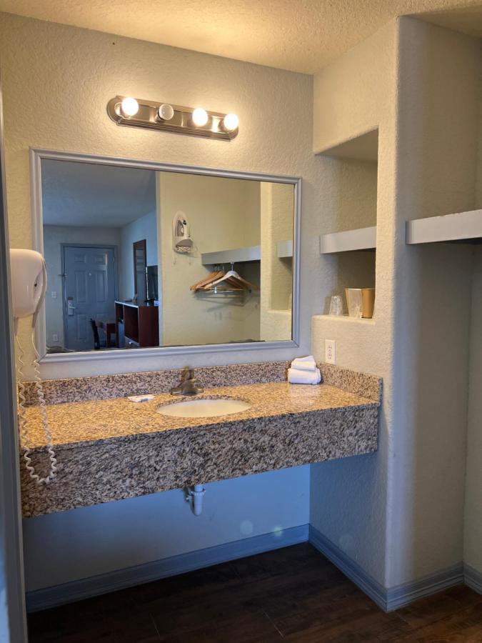Hotel Bien Venido Піерсолл Екстер'єр фото